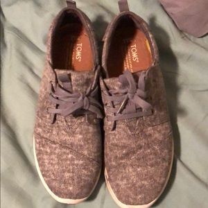 Toms tennis shoes